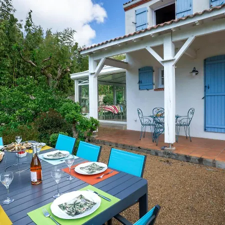 Holiday Isatis By Interhome